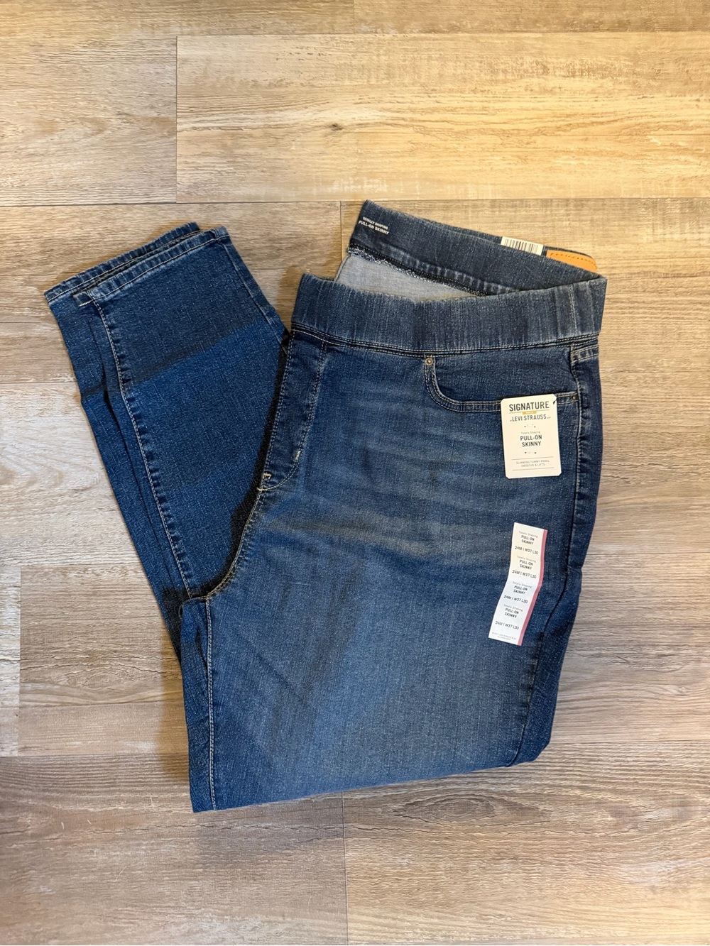 Levi Pull On Skinny Jeans